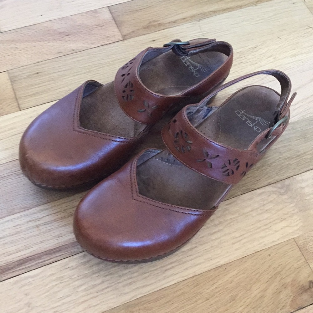 Cognac Dansko Mary Janes